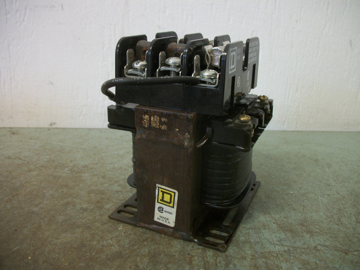 SQUARE D .100KVA 1PH TRANSFORMER 9070KF100D23 HV 120X240 LV 24