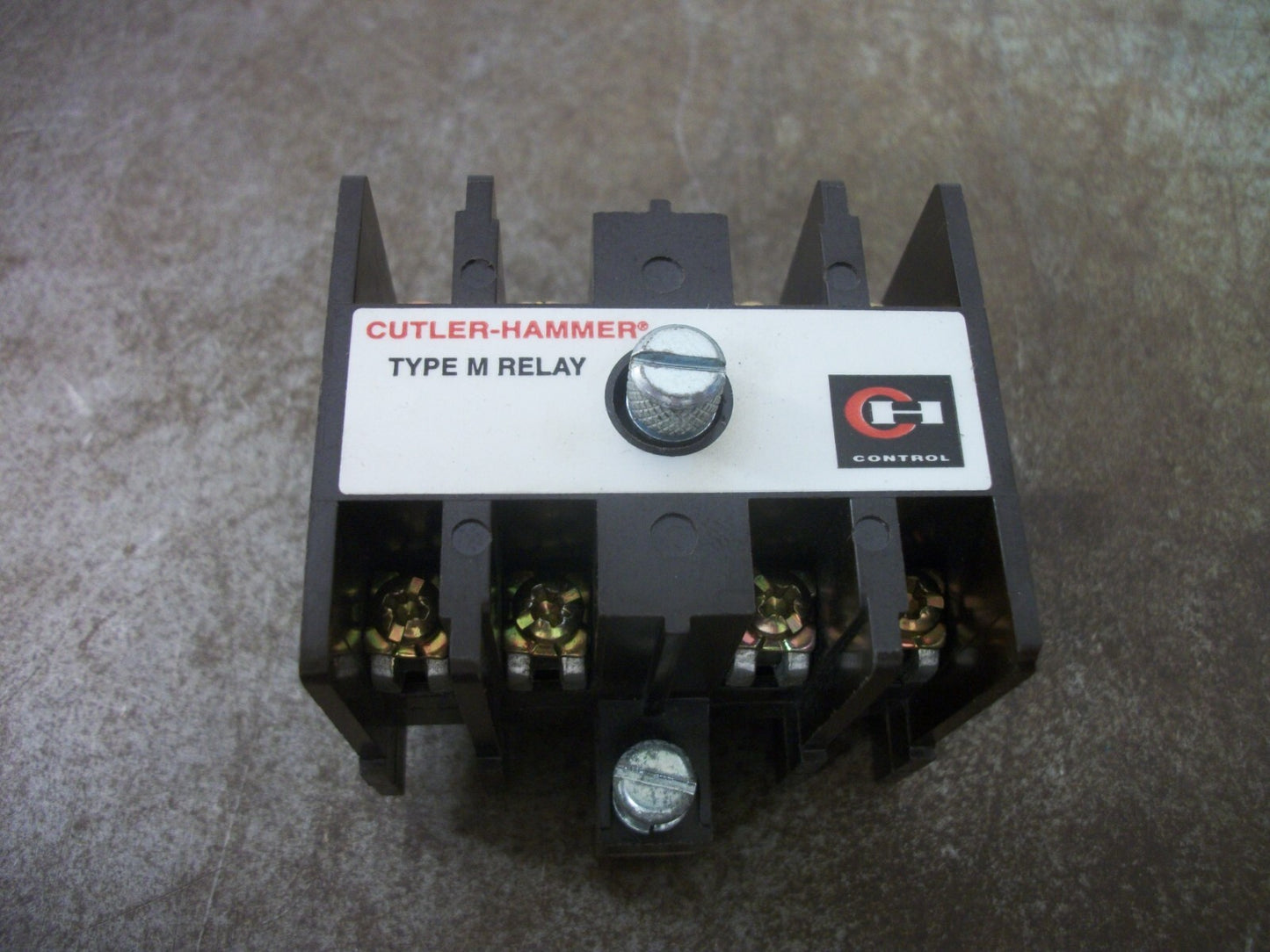 CUTLER-HAMMER TYPE M RELAY 4POLE ATTACHMENT ACCESSORY D26MF NOB