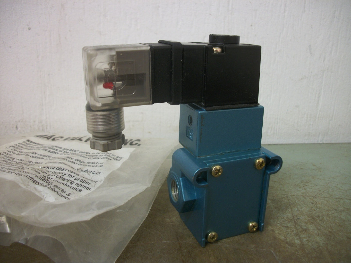 MAC SOLENOID VALVE 55B-12-PE-501JD 12-24VCOIL 150PSI NEW