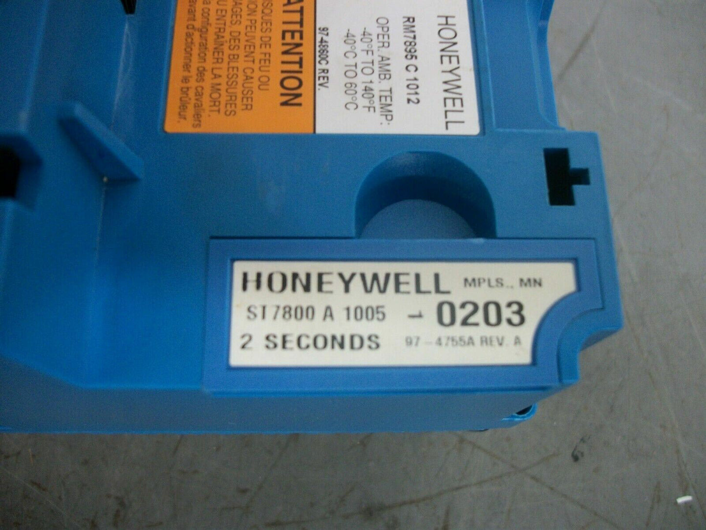 HONEYWELL BURNER CONTROL ST7800A1005 W/KEYBOARD S7800A1001 FLAME AMPLIFIER