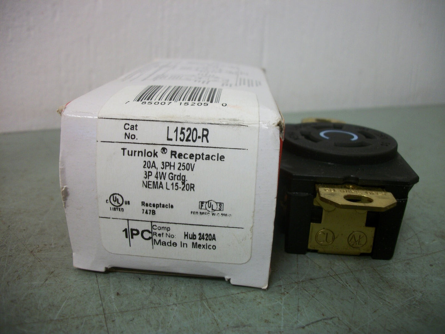 PASS & SEYMOUR BLACK TURNLOK RECEPTACLE L1520-R 20AMP 250VOLT 3PH 3P 4W GRND NIB