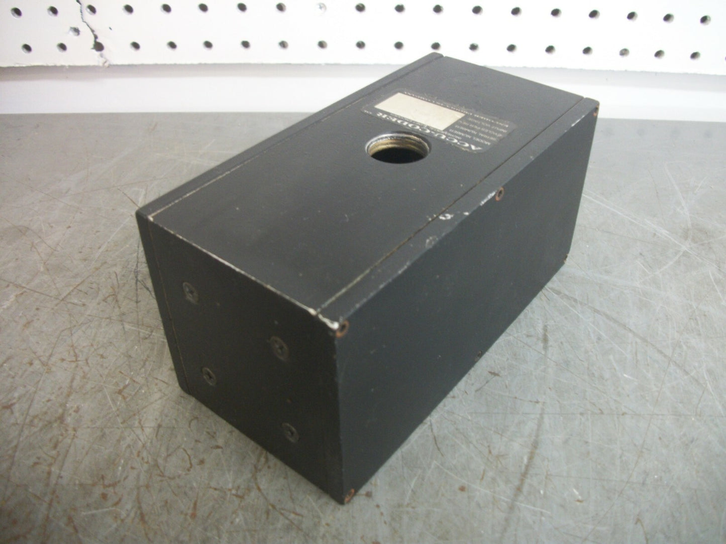 ENCODER PRODUCTS ACCU-CODER INCREMENTAL SHAFT ENCODER 711-D 1200 CYCLES 5VDC