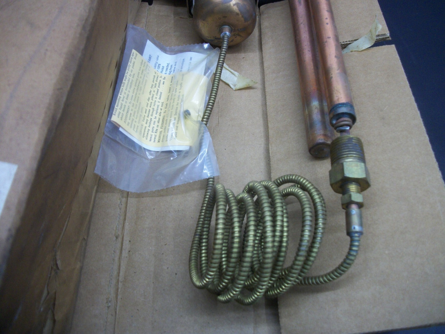 JOHNSON CONTROLS V47AE-1 SIZE 1-1/4" WATER VALVE V47AE-1C 75-135 DEG F NIB