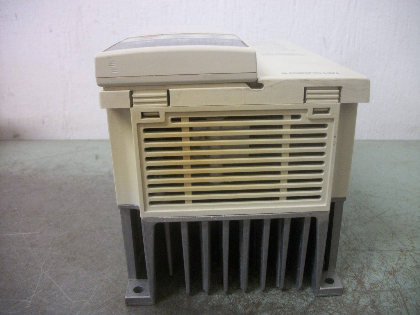 MITSUBISHI FREQROL-A024 0.75KW INVERTER DRIVE FR-A024-0.75KP 230VOLT 5AMP