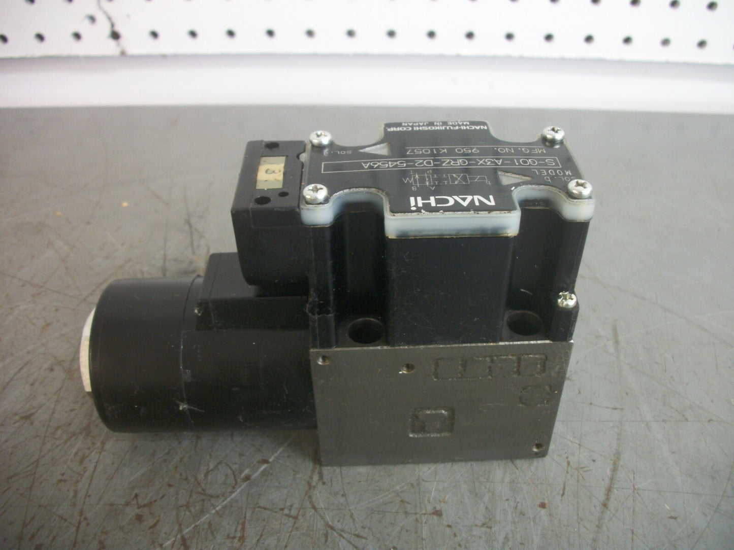 NACHI DIRECTIONAL CONTROL SOLENOID VALVE S-G01-A3X-GRZ-D2-5456A