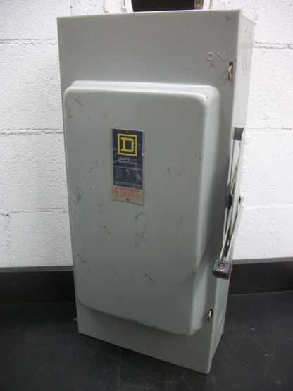 SQUARE D DISCONNECT TYPE 1 HU364 200AMP 600VOLT 3POLE NON-FUSIBLE OLD