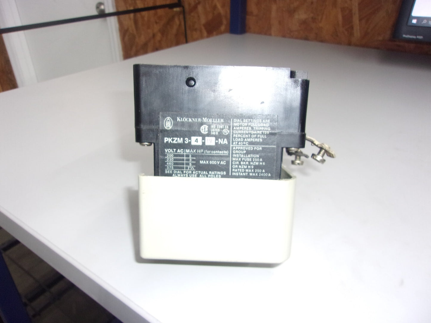 KLOCKNER-MOELLER MANUAL MOTOR STARTER PKZM 3-4-U-NA 2.2-3.8AMP