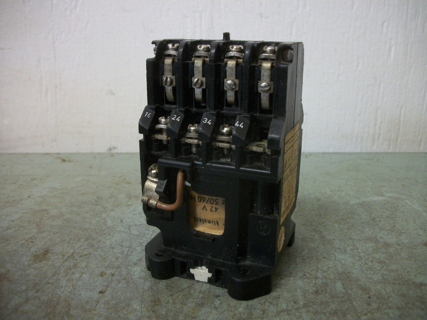 KLOCKNER-MOELLER CONTACTOR DIL00L-62 20AMP 42VCOIL 3PH 500V 1.5KW