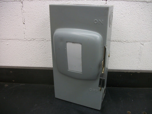 SQUARE D DISCONNECT TYPE 1 D-323N 100AMP 240VOLT 3POLE FUSIBLE OLD