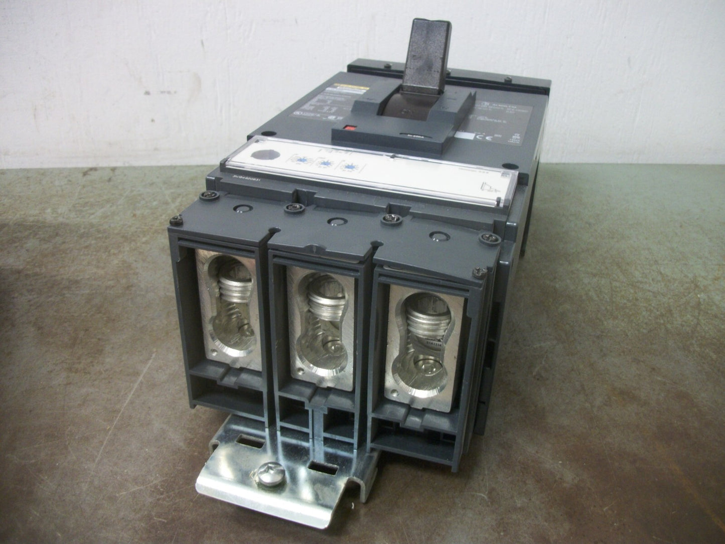 SQUARE D POWERPACT I-LINE LG CIRCUIT BREAKER LGA36400CU33X 400AMP 600VOLT 3POLE