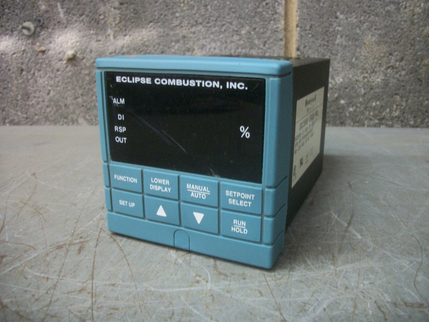 HONEYWELL UDC3000 VERSA-PRO TEMPERATURE CONTROLLER DC30EK-E-000-20-0A00-0