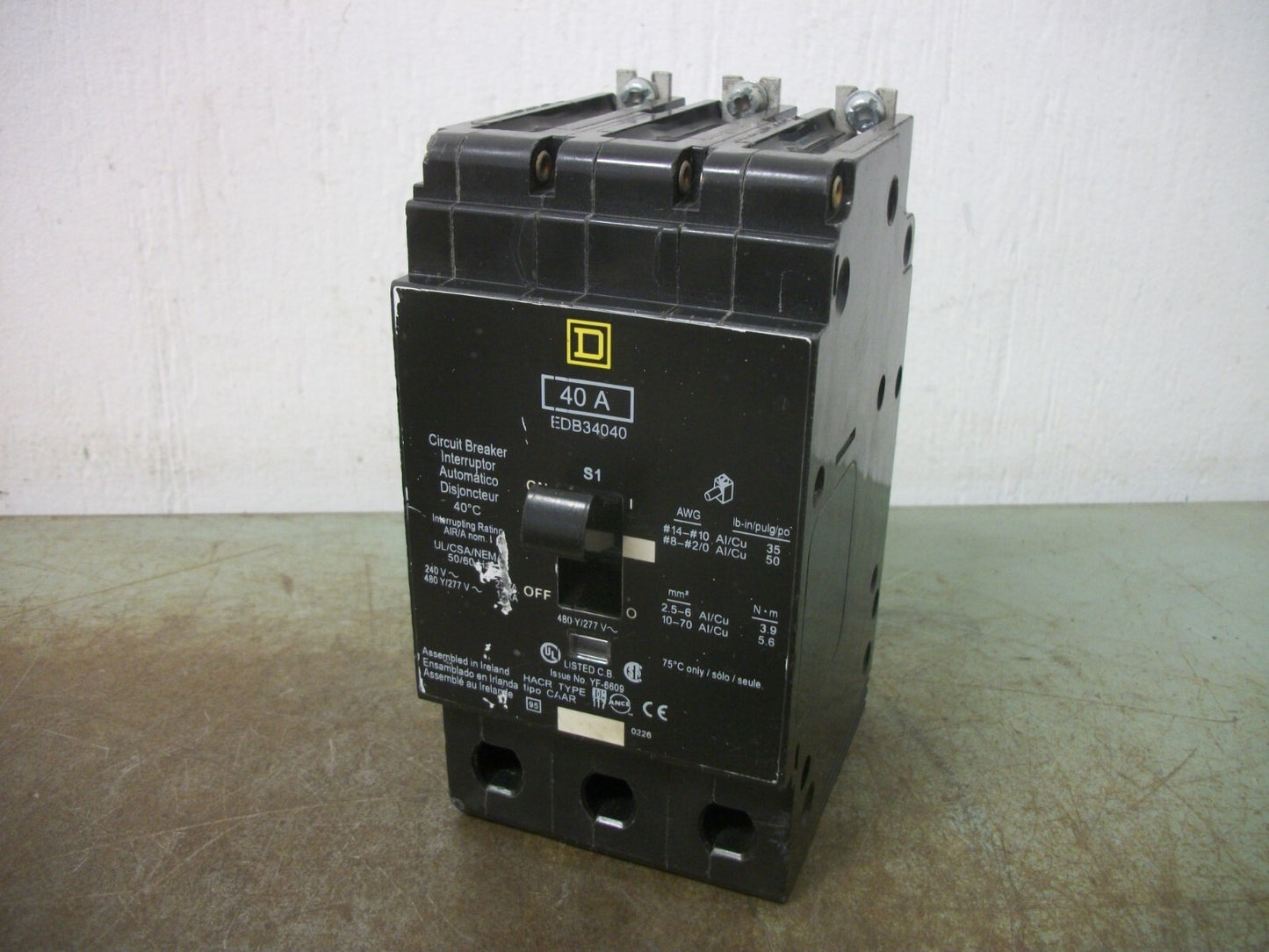 SQUARE D EDB CIRCUIT BREAKER EDB34030 30AMP 480VOLT 3POLE CHIPPED