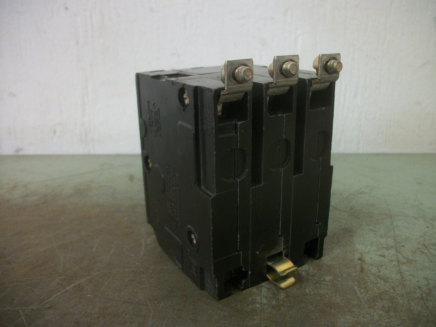 SQUARE D QOB CIRCUIT BREAKER QOB320 20AMP 240VOLT 3POLE