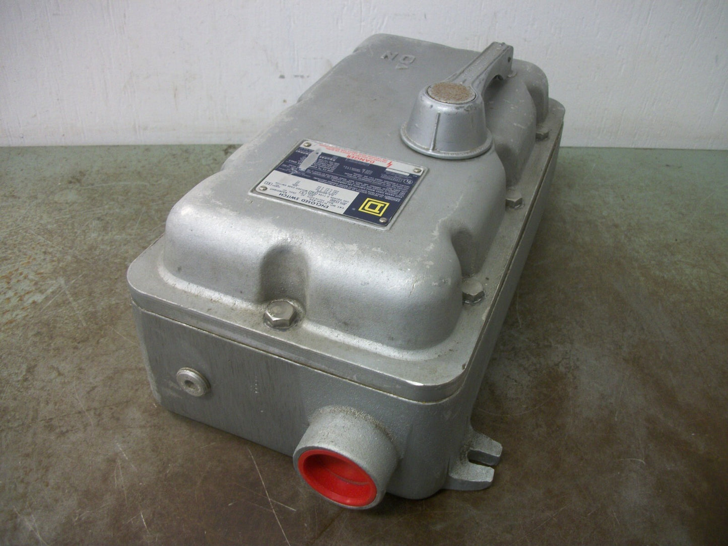 SQUARE D ENCL CIRCUIT BREAKER 3R H-100-XFA 100AMP 600VOLT 3POLE W/BREAKER NOB