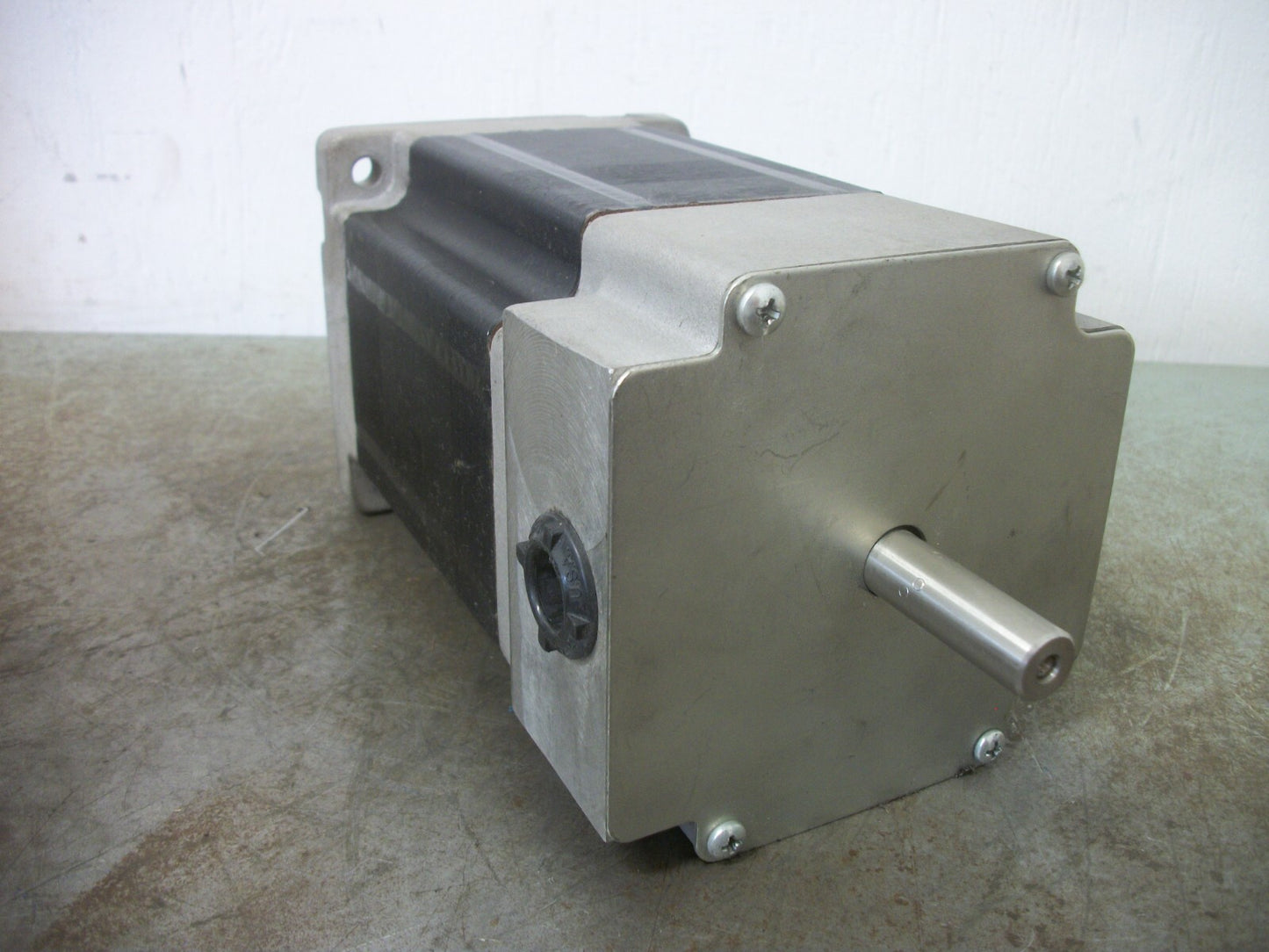 PARKER TS SERIES 1.8 COMPUMOTOR STEP MOTOR TS42B-DKNPS 170VDC 425W 1500RPM