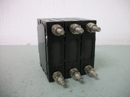 CBI CIRCUIT BREAKER D2ABXA0991 40AMP 277/480VOLT 3POLE NOB