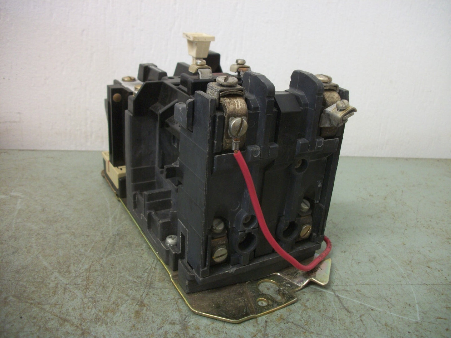 ALLEN-BRADLEY SIZE 1 MOTOR STARTER 509-B0XD 27AMP 120VCOIL 1PH 230VOLT 3HP