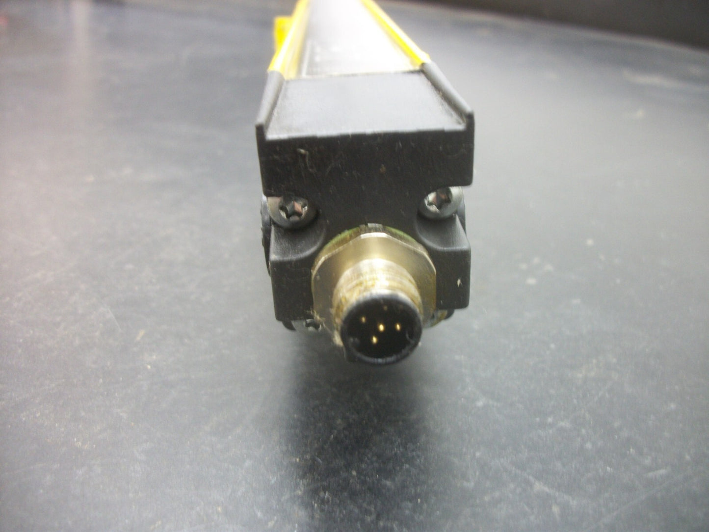 ALLEN-BRADLEY GUARDSHIELD SAFE4 LIGHT CURTAIN RECEIVER 445L-R4S1080YD