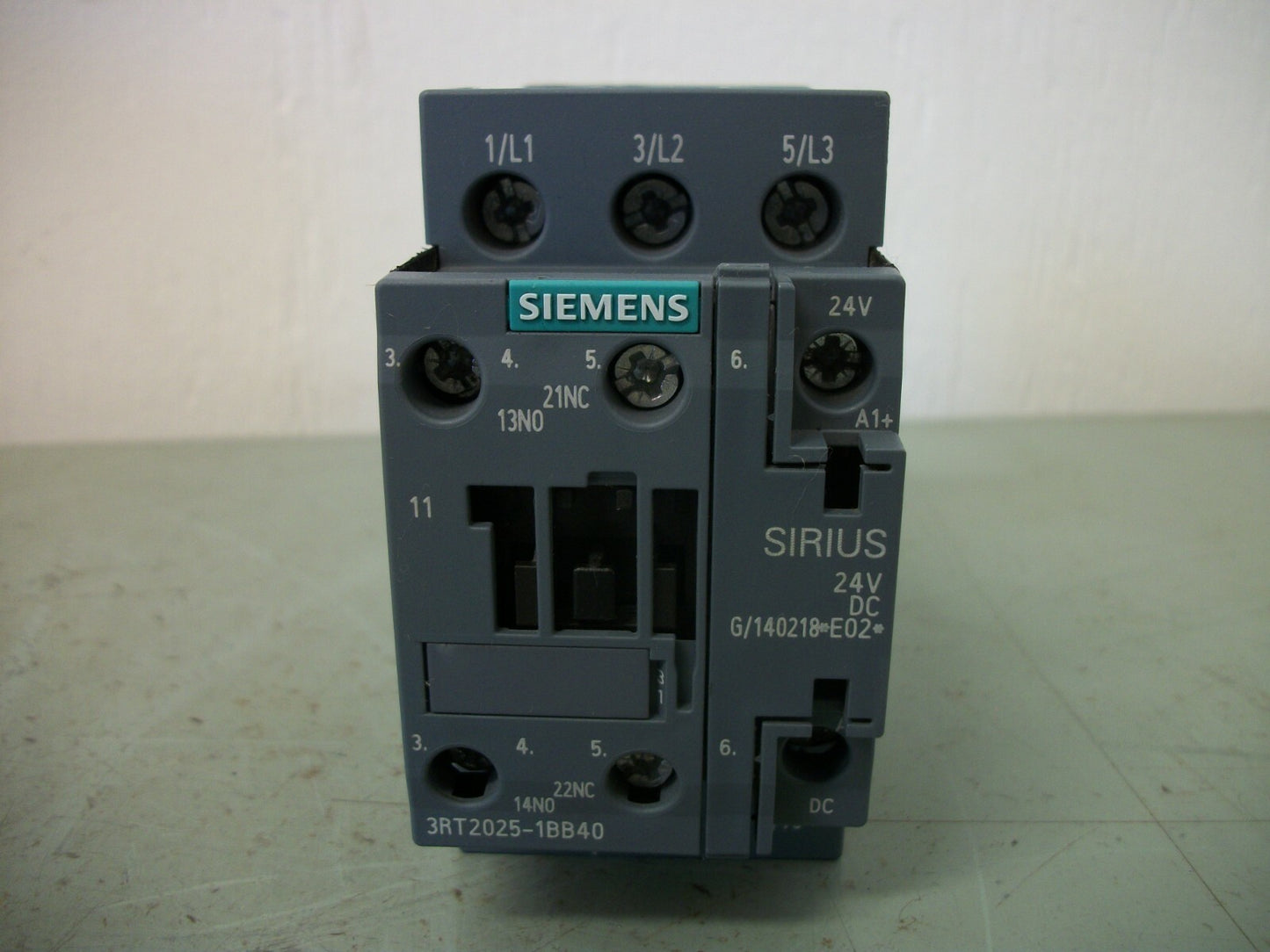 SIEMENS CONTACTOR 3RT2025-1BB40 40AMP 24VCOIL 3PH 600V 15HP