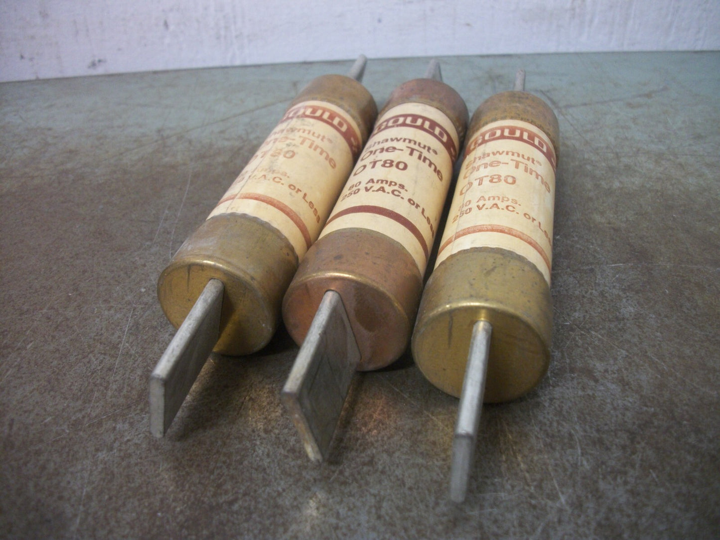 GOULD SHAWMUT LOT OF 3 ONE-TIME FUSES OT80 80AMP 250VOLT