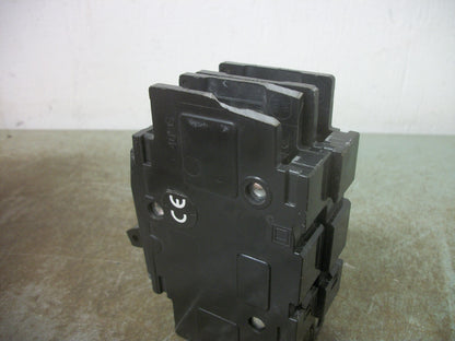 SQUARE D LOT OF 2 QOU CIRCUIT BREAKERS QOU110 10AMP 240VOLT 1POLE