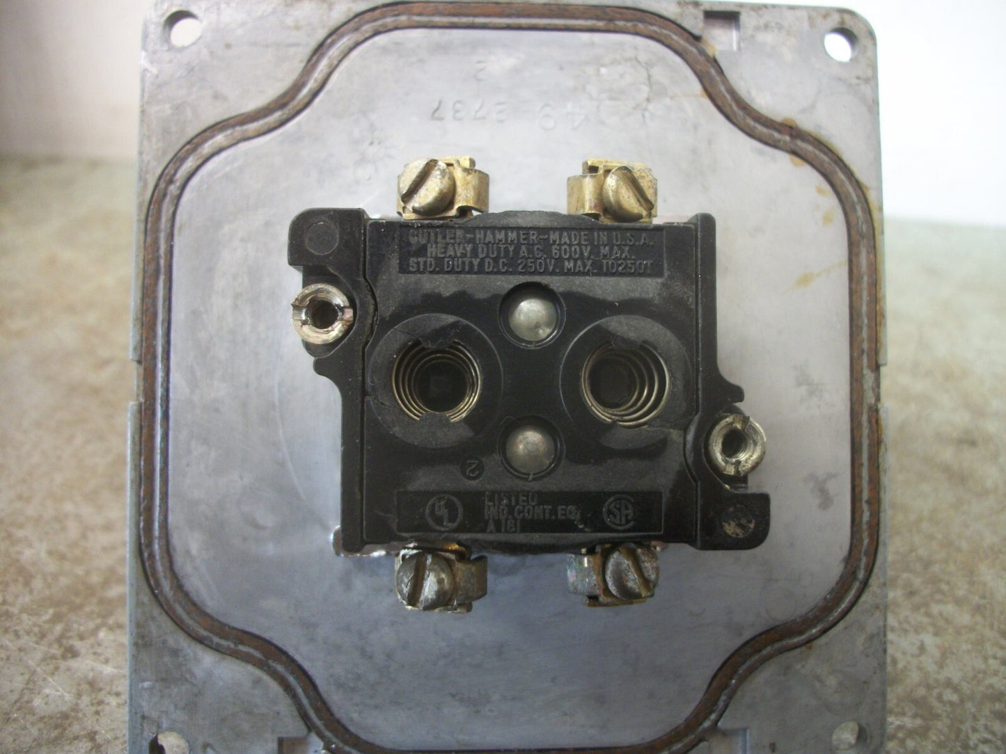 CUTLER-HAMMER GREEN MOMENTARY JUMBO MUSHROOM PUSHBUTTON 10250T33G