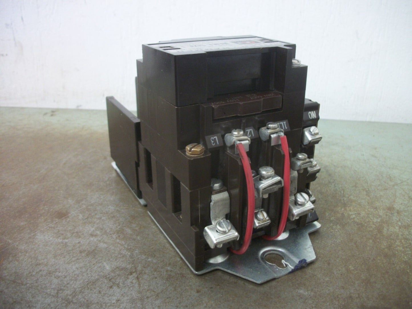 CUTLER-HAMMER SIZE 1 MOTOR STARTER A10CN0 27AMP 120VCOIL 3PH 600V 10HP