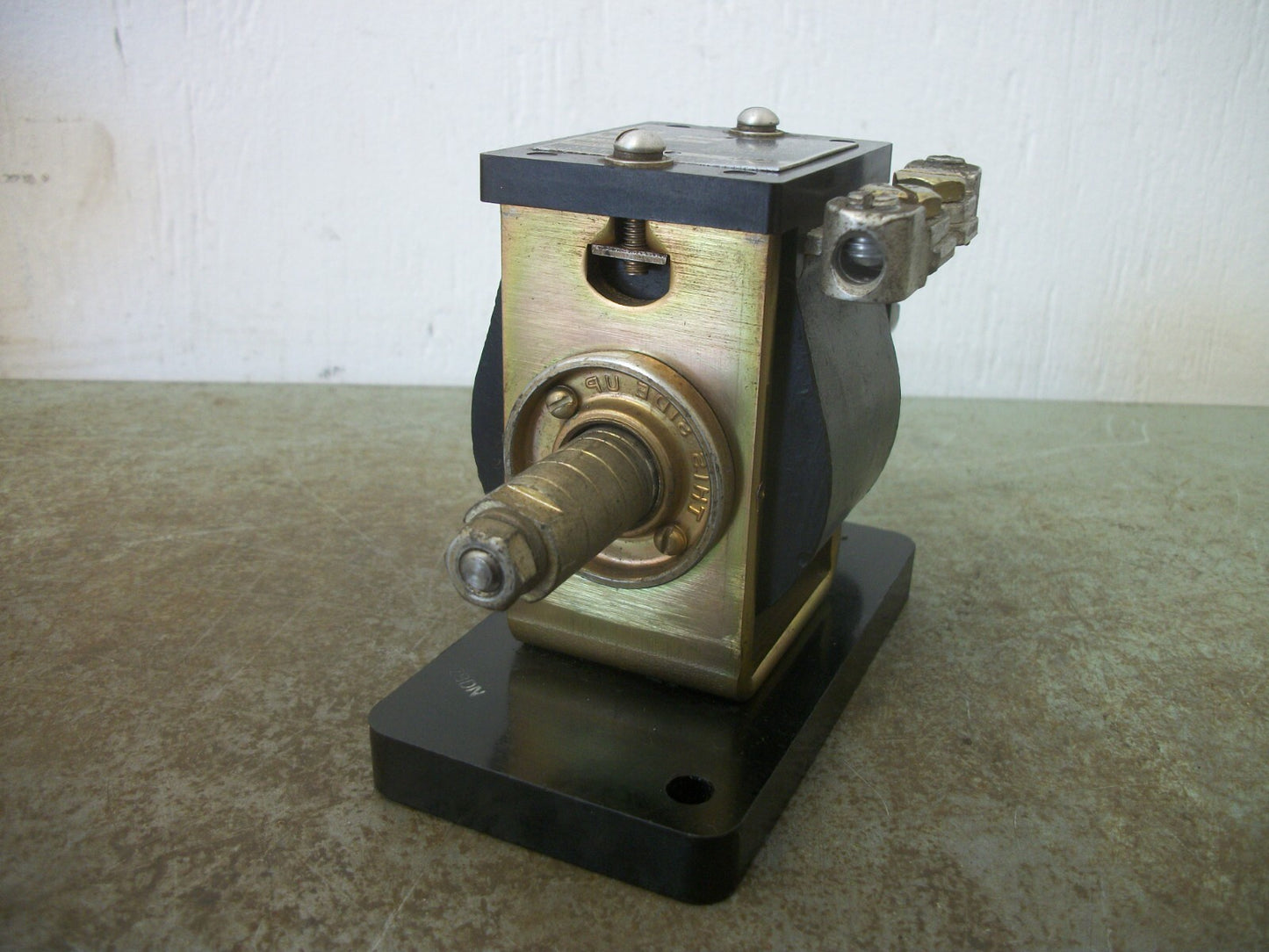 ALLEN-BRADLEY INSTANTANEOUS TRIP RELAY 809-A01E 2AMP 600VOLT