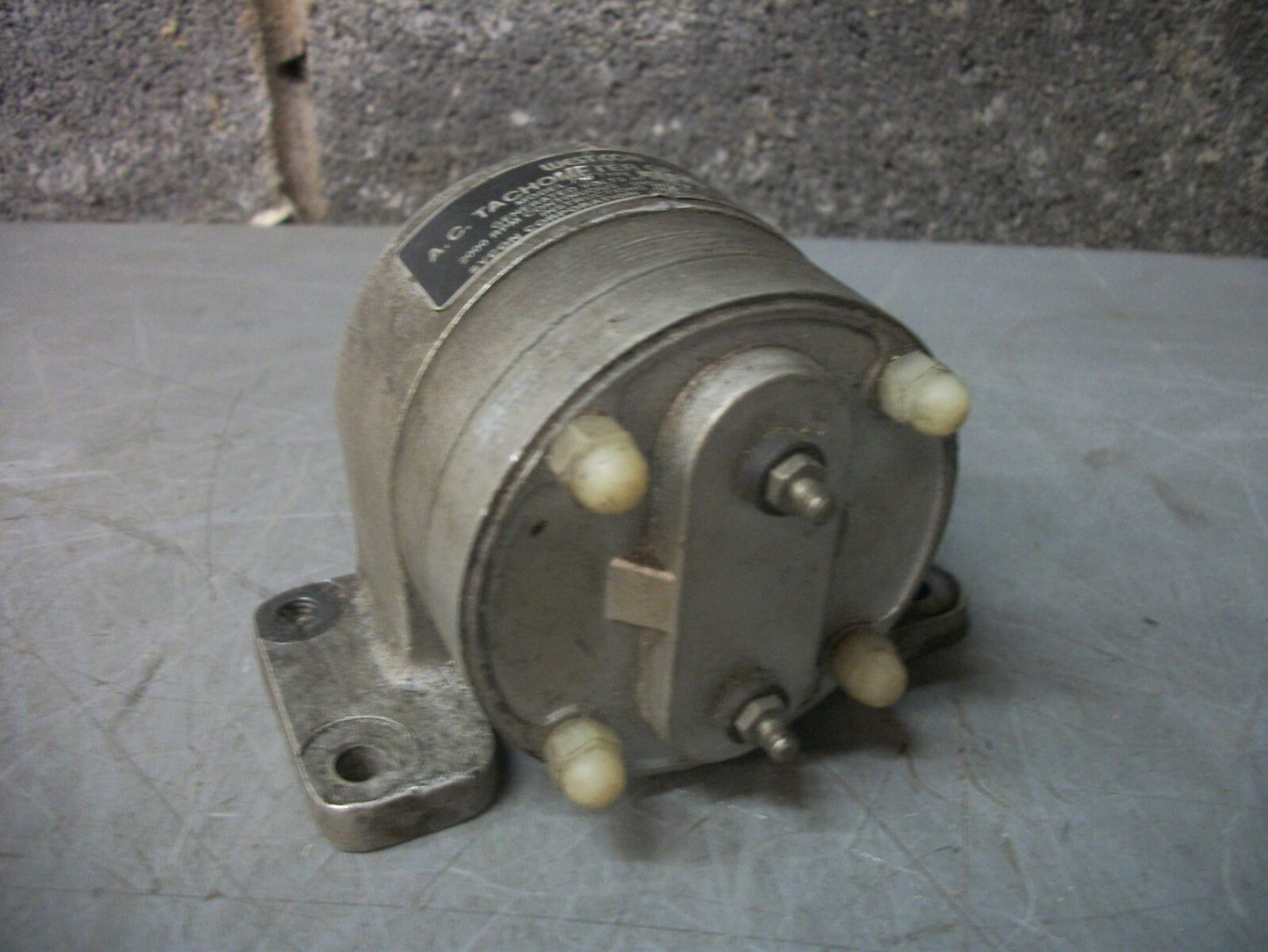 WESTCON AC TACHOMETER GENERATOR MODEL 758 TYPE AB 2000RPM CONTINUOUS 10VOLT