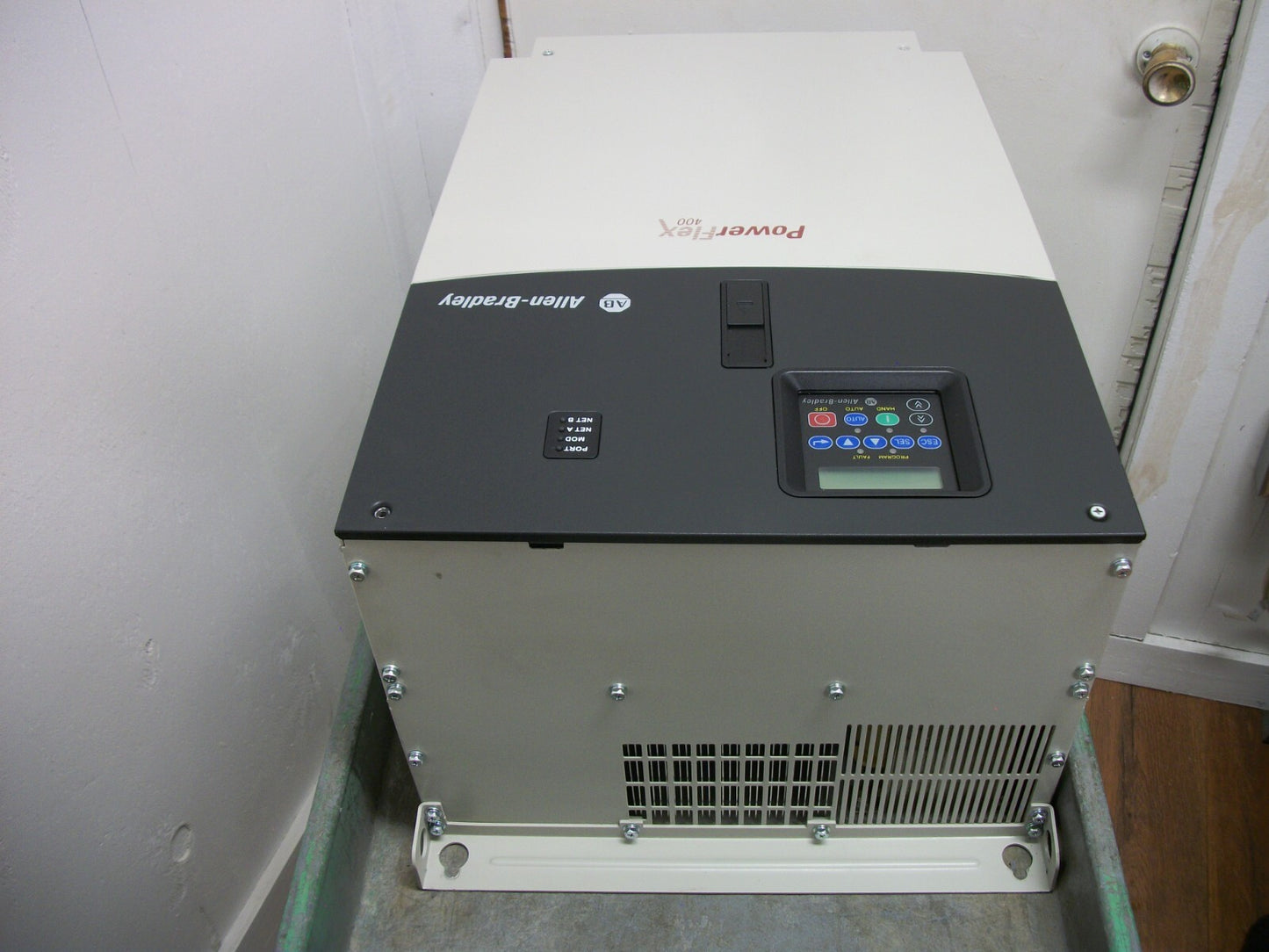 ALLEN-BRADLEY POWERFLEX 400 50HP AC DRIVE 22C-D072A103 3PH 460VOLT