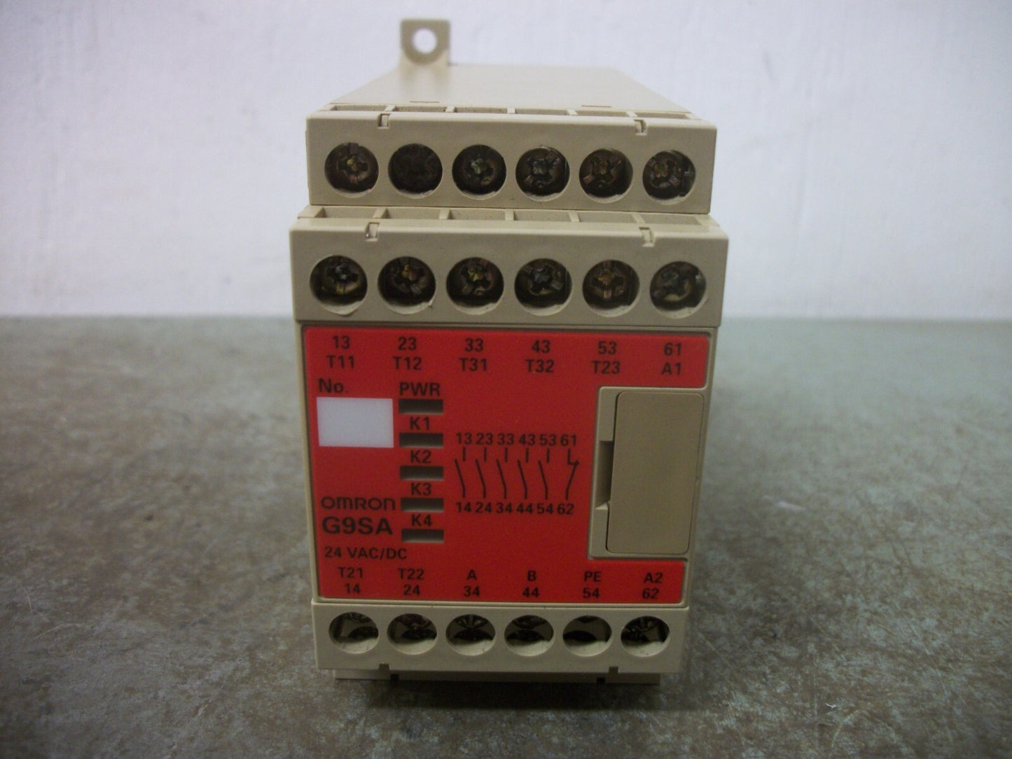 OMRON SAFETY RELAY G9SA-501 24VAC/DC