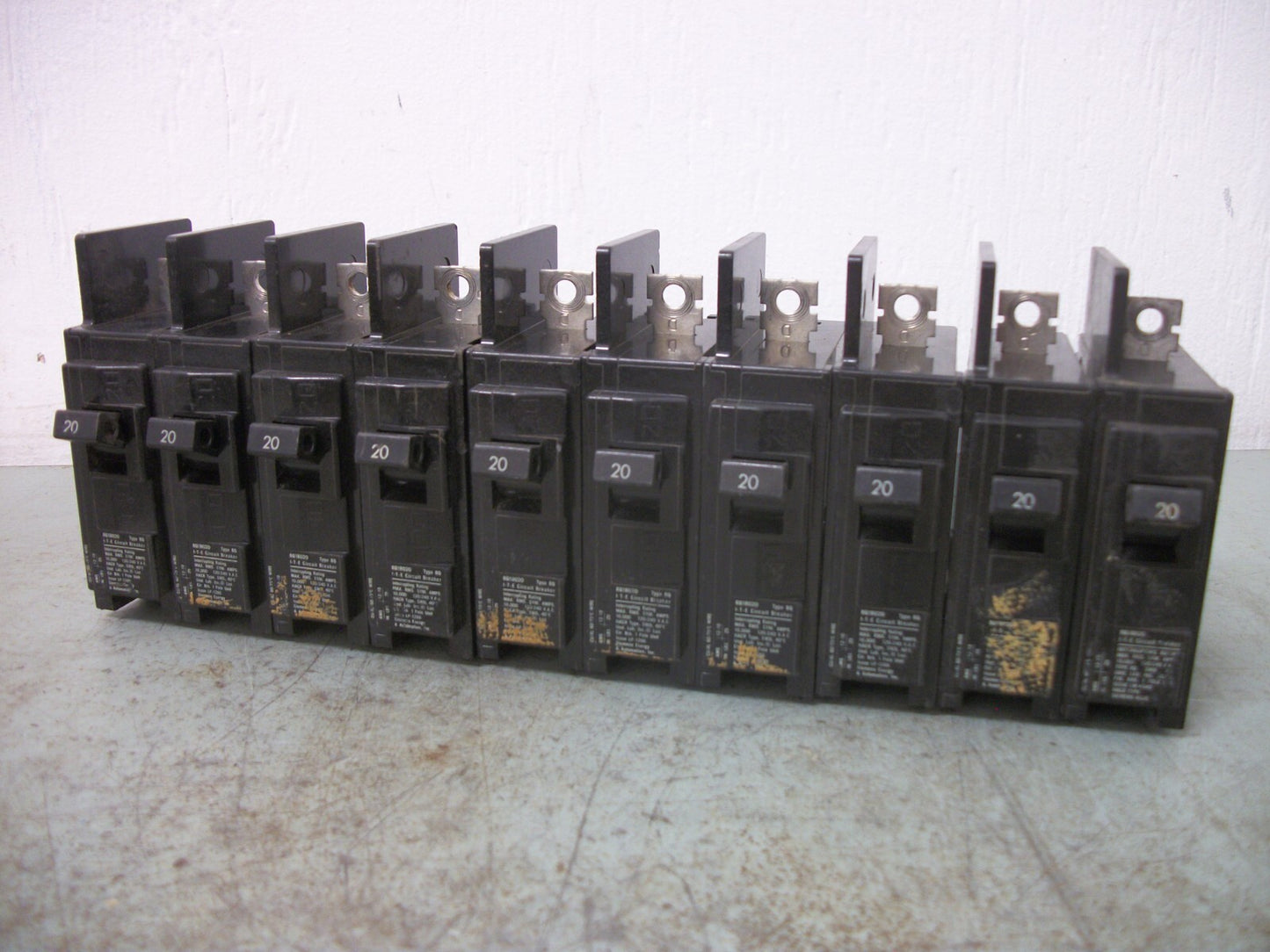 SIEMENS LOT OF 10 BQ CIRCUIT BREAKERS BQ1B020 20AMP 240VOLT 1POLE