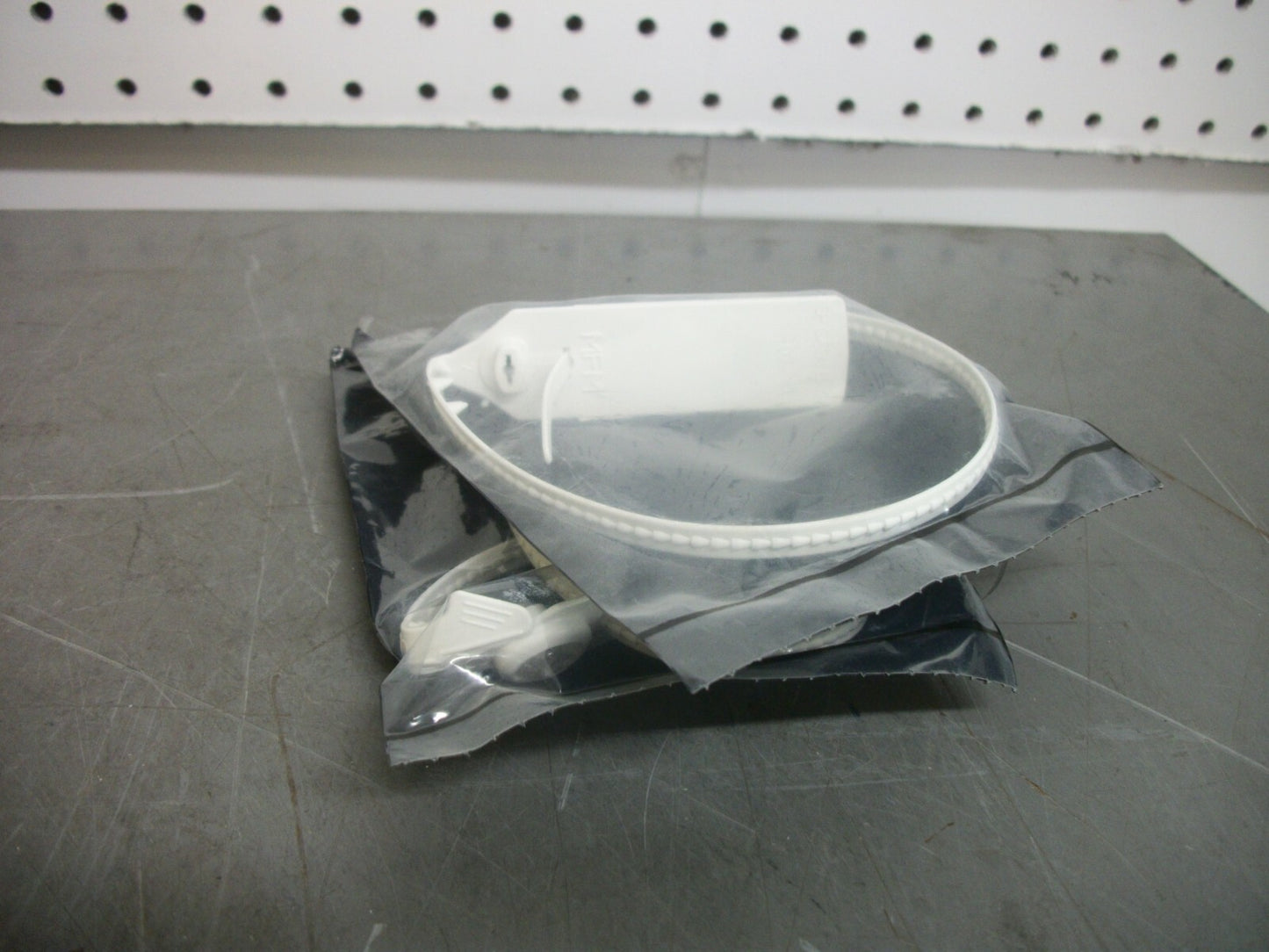 JUNGHEINRICH LOT OF 2 LEAD SEALS 51152982 NEW