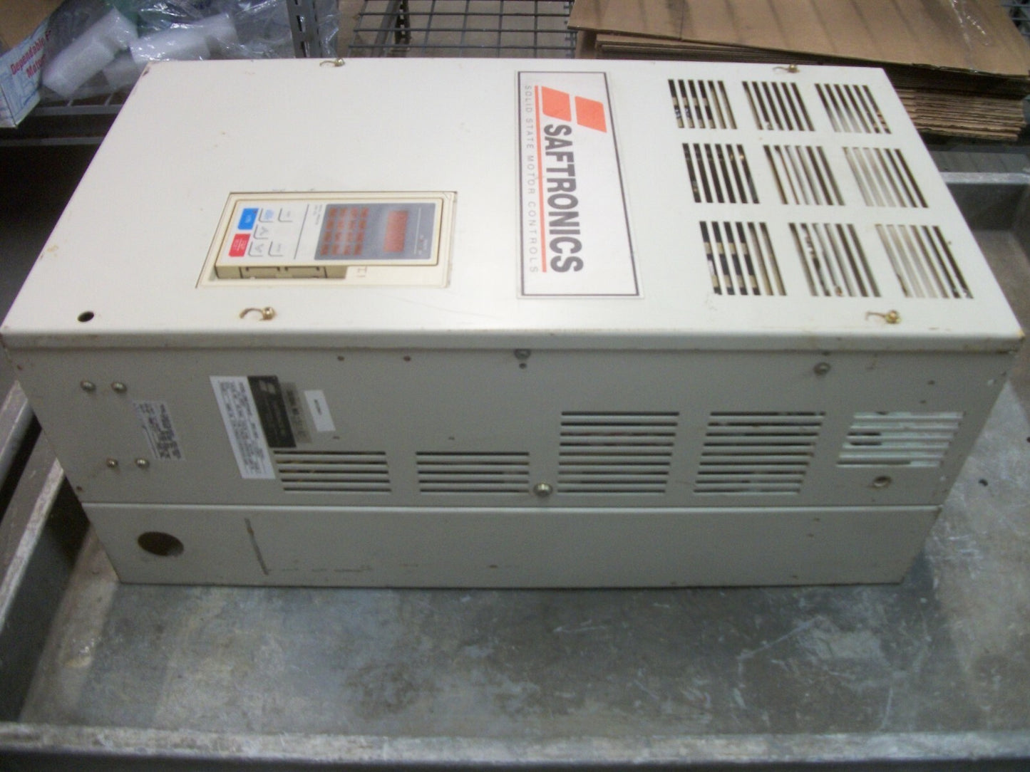 SAFTRONICS VARIABLE FREQUENCY AC DRIVE CIMR-P5U4045F 460VOLT 3PH 96AMP