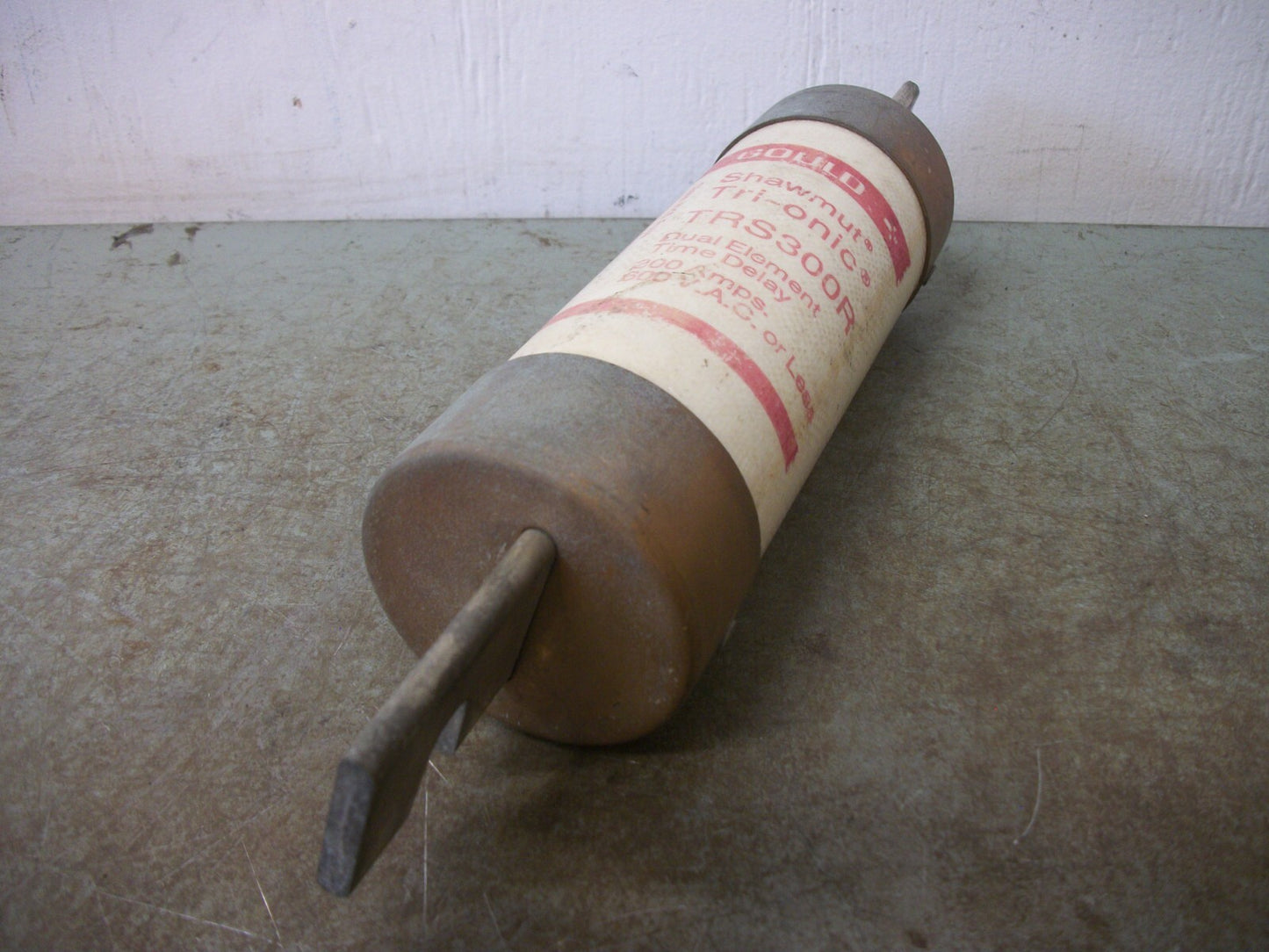 GOULD SHAWMUT TRI-ONIC FUSE TRS300R 300AMP 600VOLT