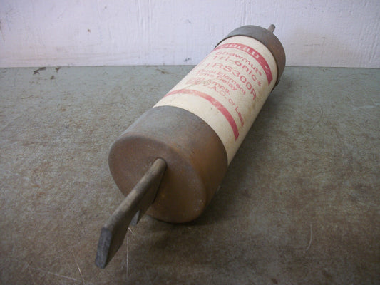 GOULD SHAWMUT TRI-ONIC FUSE TRS300R 300AMP 600VOLT