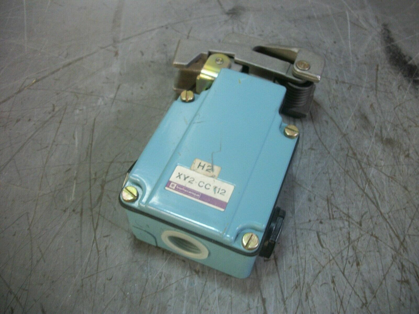 TELEMECANIQUE CABLE PULL SWITCH XY2-CC-112 NOB