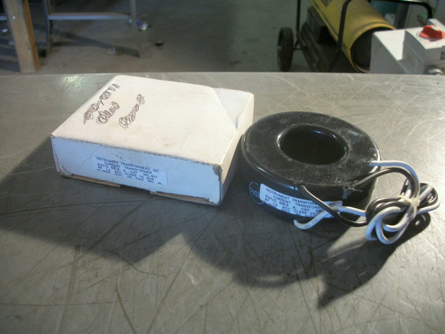 INSTRUMENT 25VA 600:5 RATIO CURRENT TRANSFORMER 5RL-601 NIB