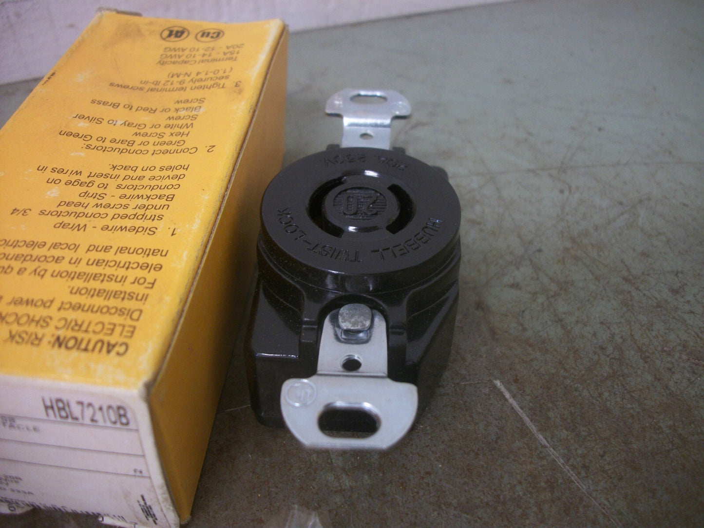 HUBBELL TWIST-LOCK SINGLE RECEPTACLE HBL7210B 20AMP 250VOLT 2P 2W NIB