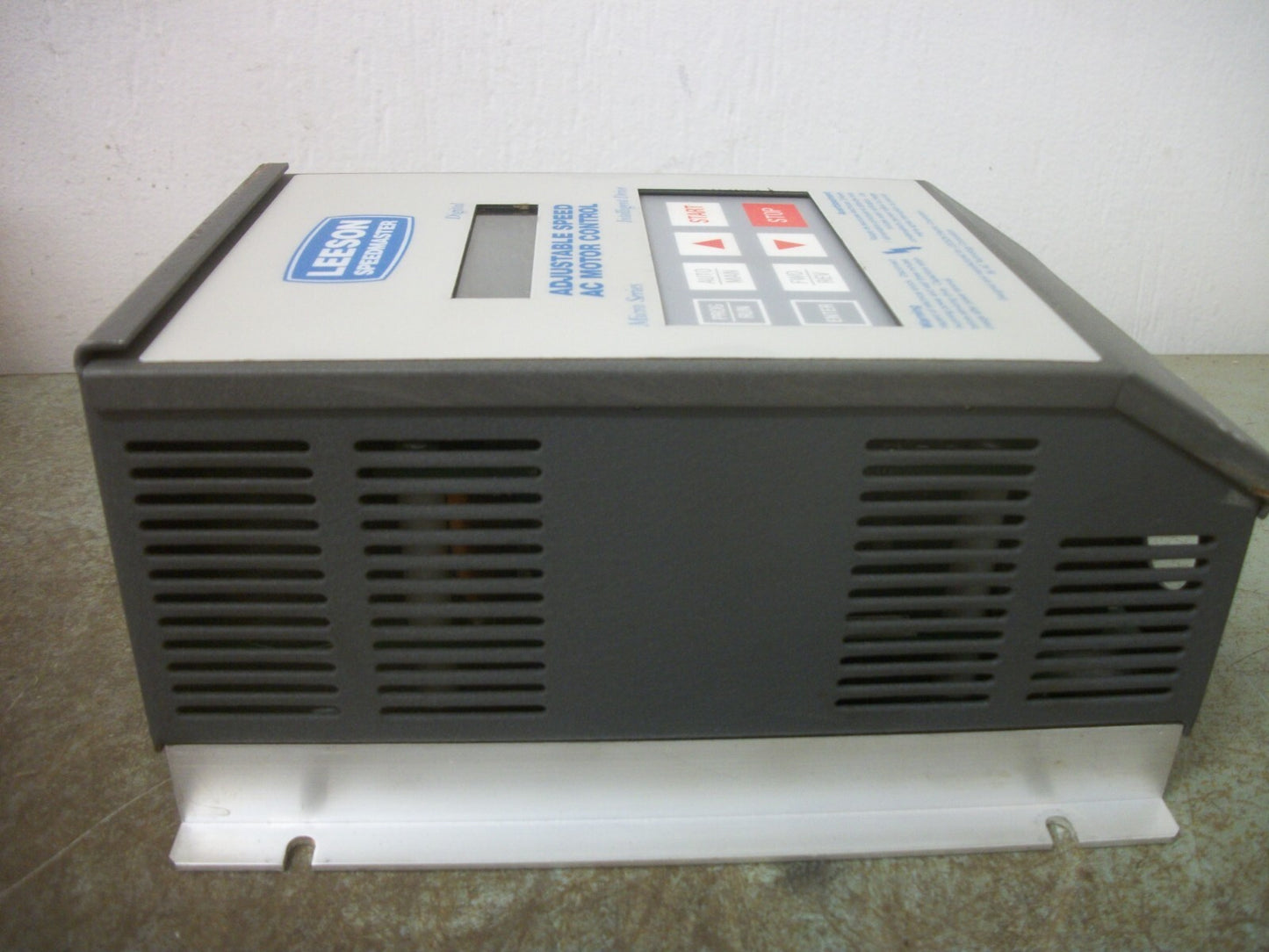 LEESON SPEEDMASTER 1HP ADJUSTABLE SPEED AC MOTOR DRIVE 174920.00 460VOLT 3PH 2A