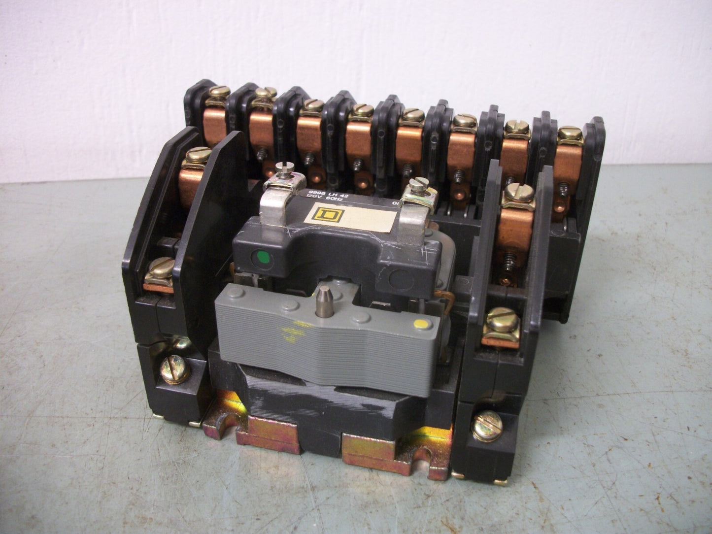 SQUARE D 30AMP 10POLE LIGHTING CONTACTOR 8903LO0010 120VCOIL