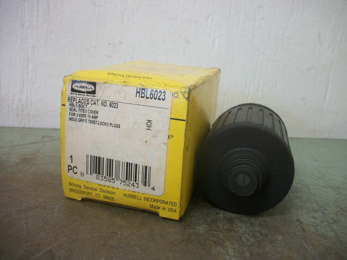 HUBBELL SEAL-TITE COVER BOOT FOR 15AMP 3W TWIST-LOCK PLUGS HBL6023 NIB