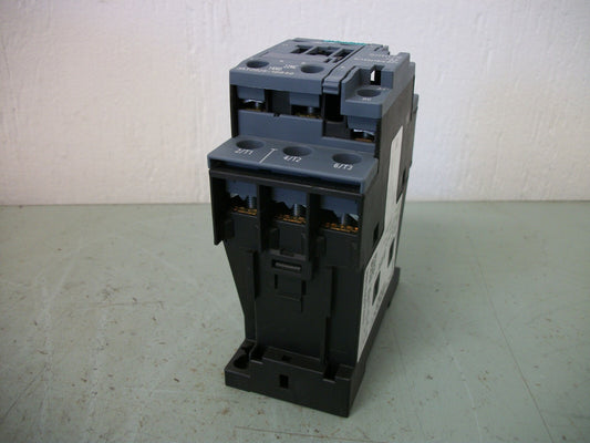 SIEMENS CONTACTOR 3RT2025-1BB40 40AMP 24VCOIL 3PH 600V 15HP