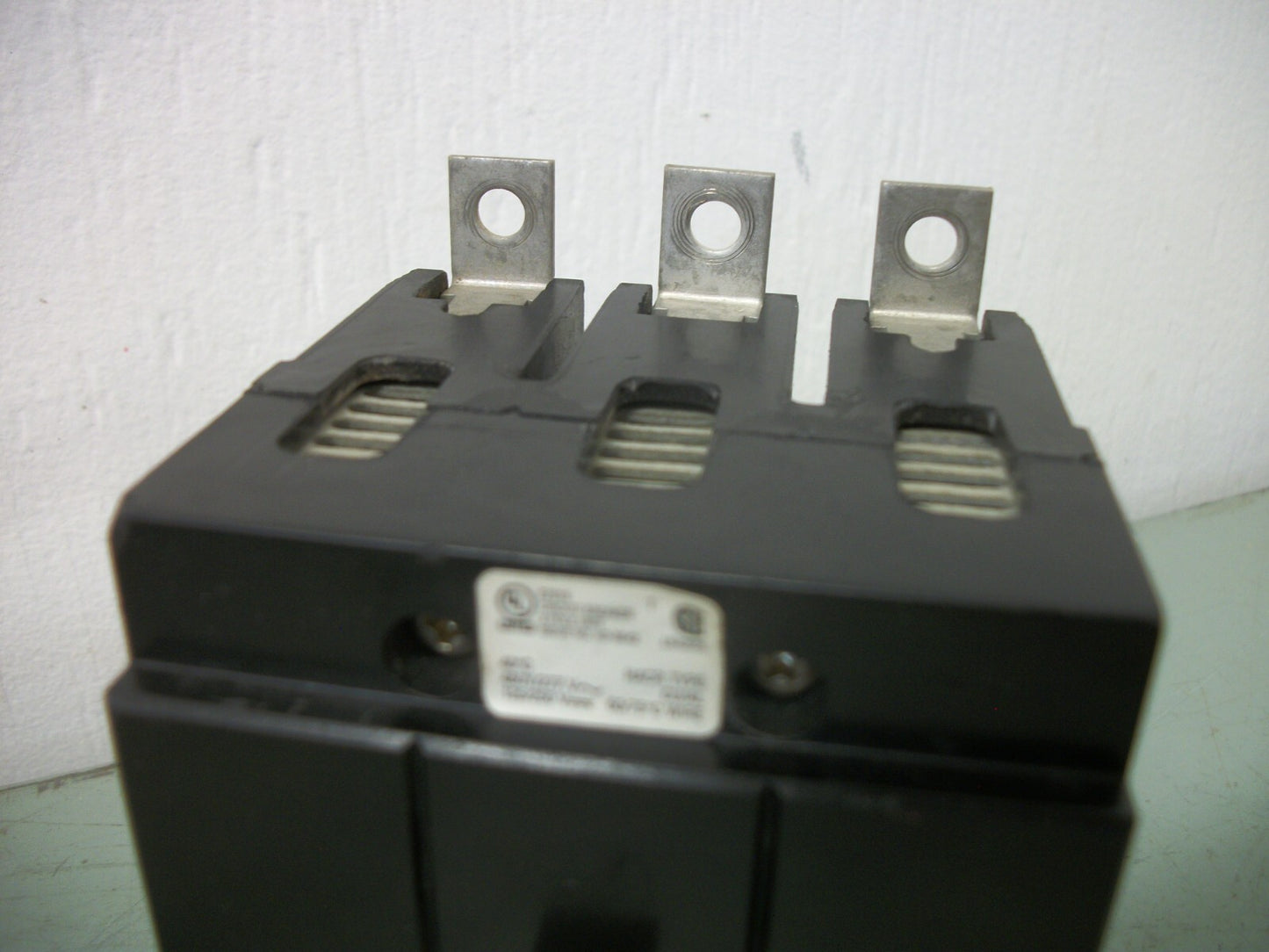 CUTLER-HAMMER GHB CIRCUIT BREAKER GHB3040 40AMP 480VOLT 3POLE NOB