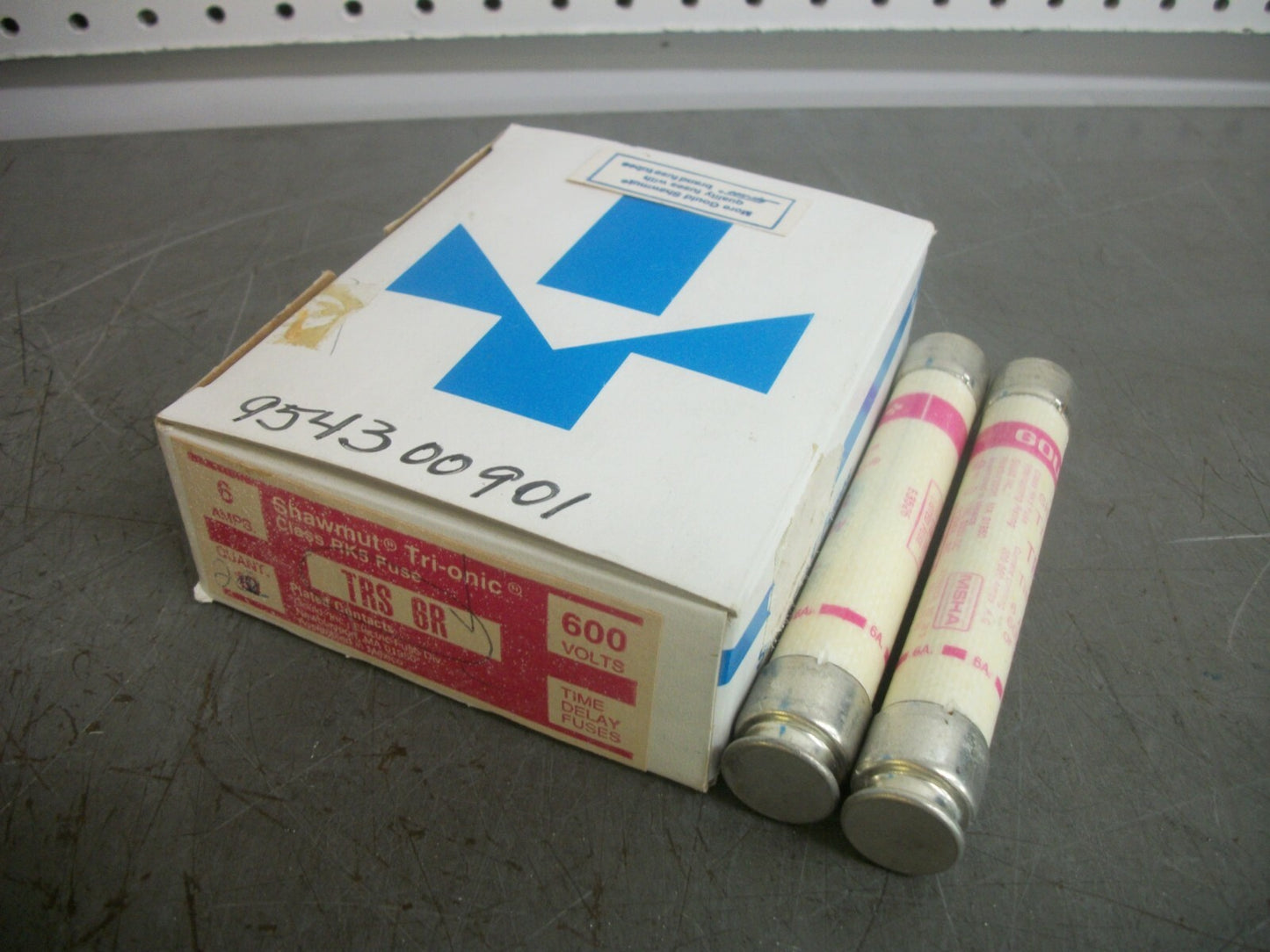 GOULD SHAWMUT BOX OF 2 TRI-ONIC FUSES TRS6R 6AMP 600VOLT NIB