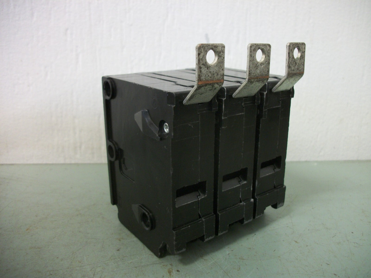 SIEMENS HBL CIRCUIT BREAKER B315HH 15AMP 240VOLT 3POLE