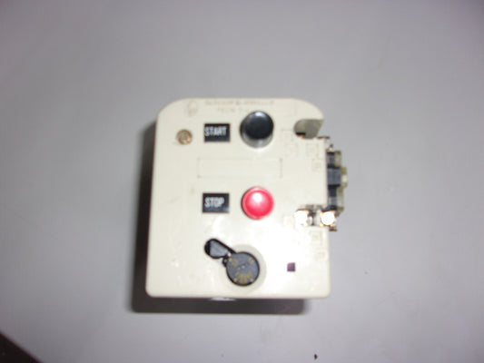 KLOCKNER-MOELLER MANUAL MOTOR STARTER PKZM 3-4-U-NA 2.2-3.8AMP