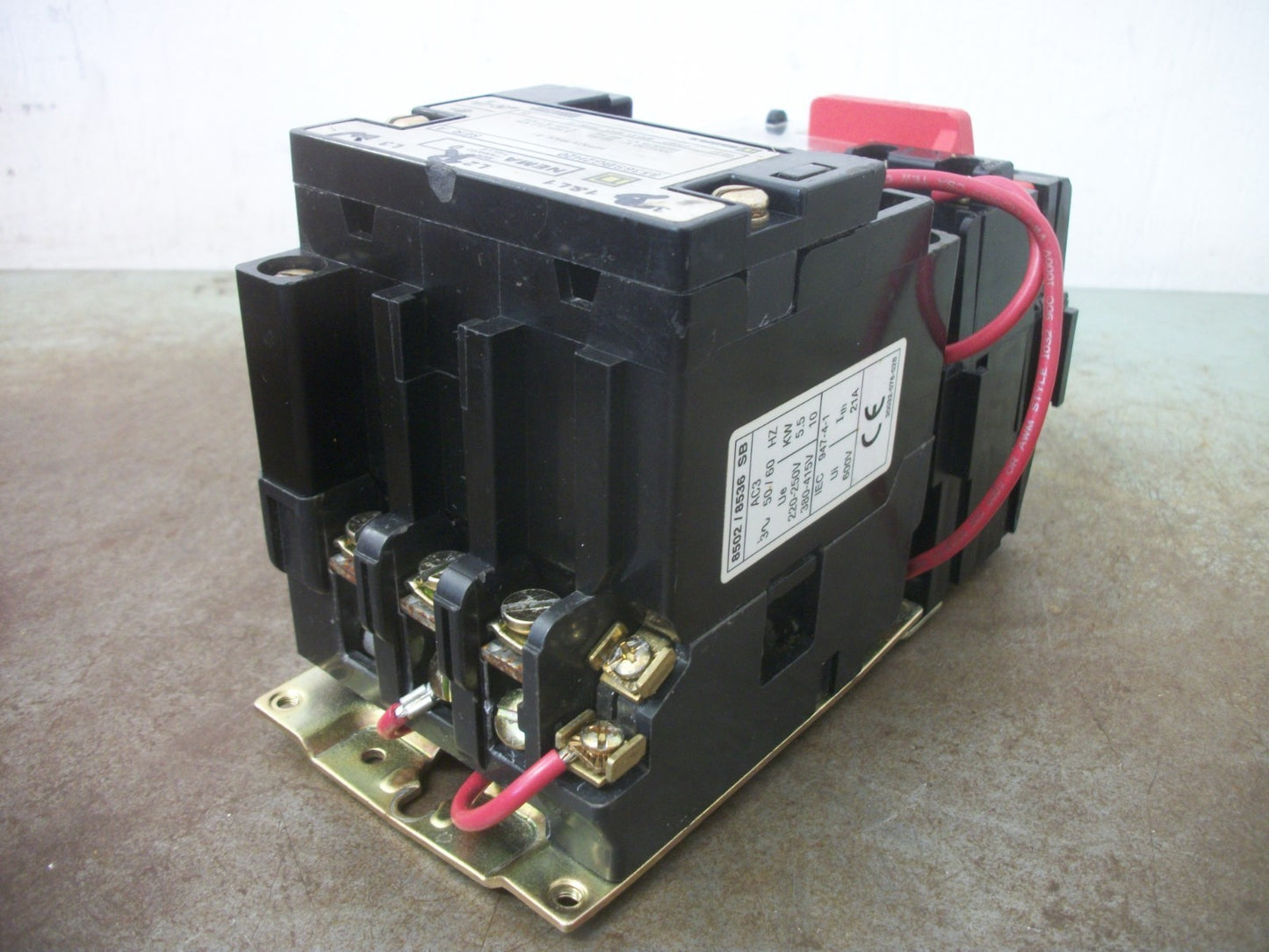 SQUARE D SIZE 0 MOTOR STARTER 8536SBG2H20 480VCOIL 3PH 600V 5HP MOTOR LOGIC