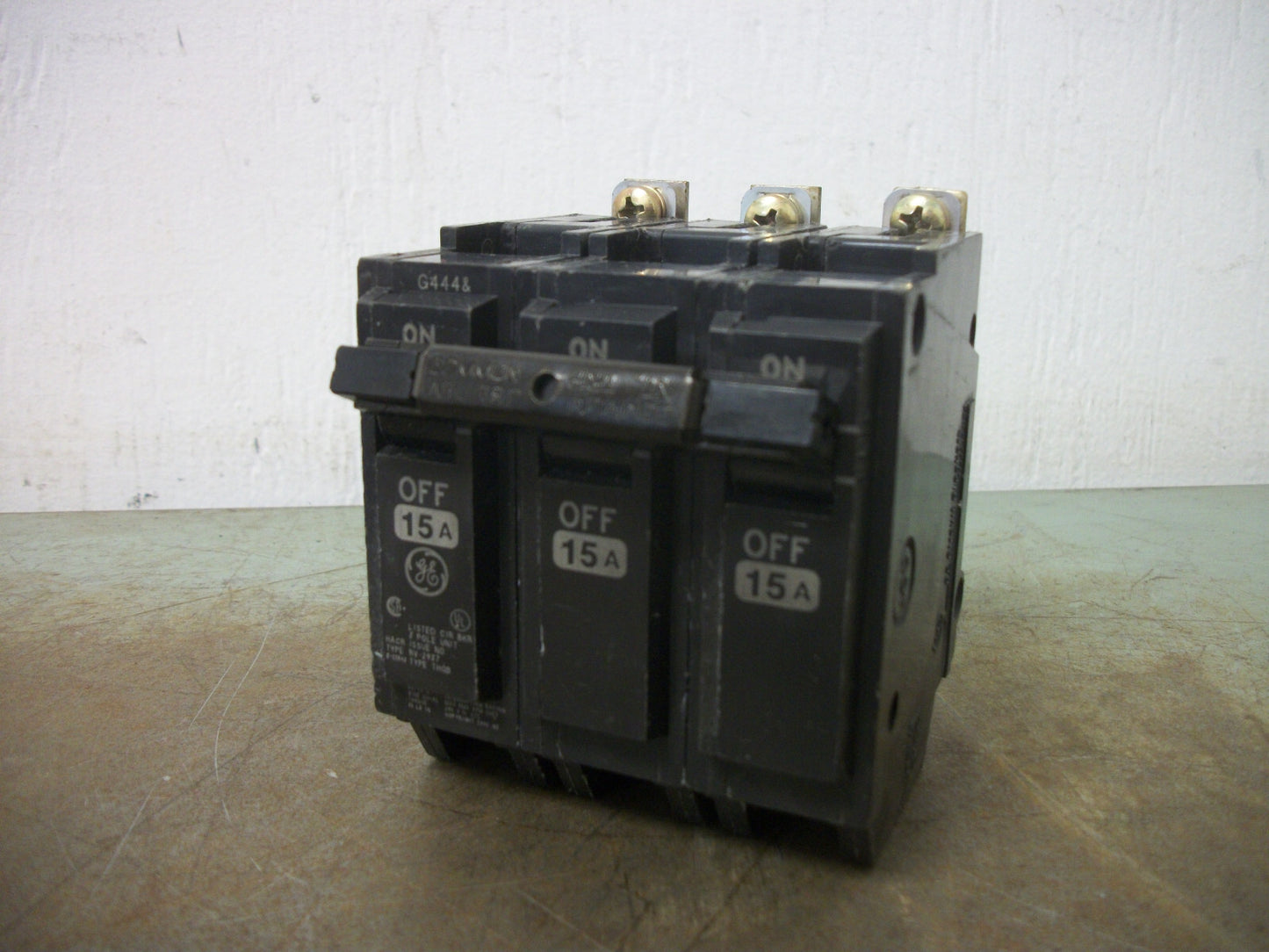 GE THQB CIRCUIT BREAKER THQB32015 15AMP 240VOLT 3POLE