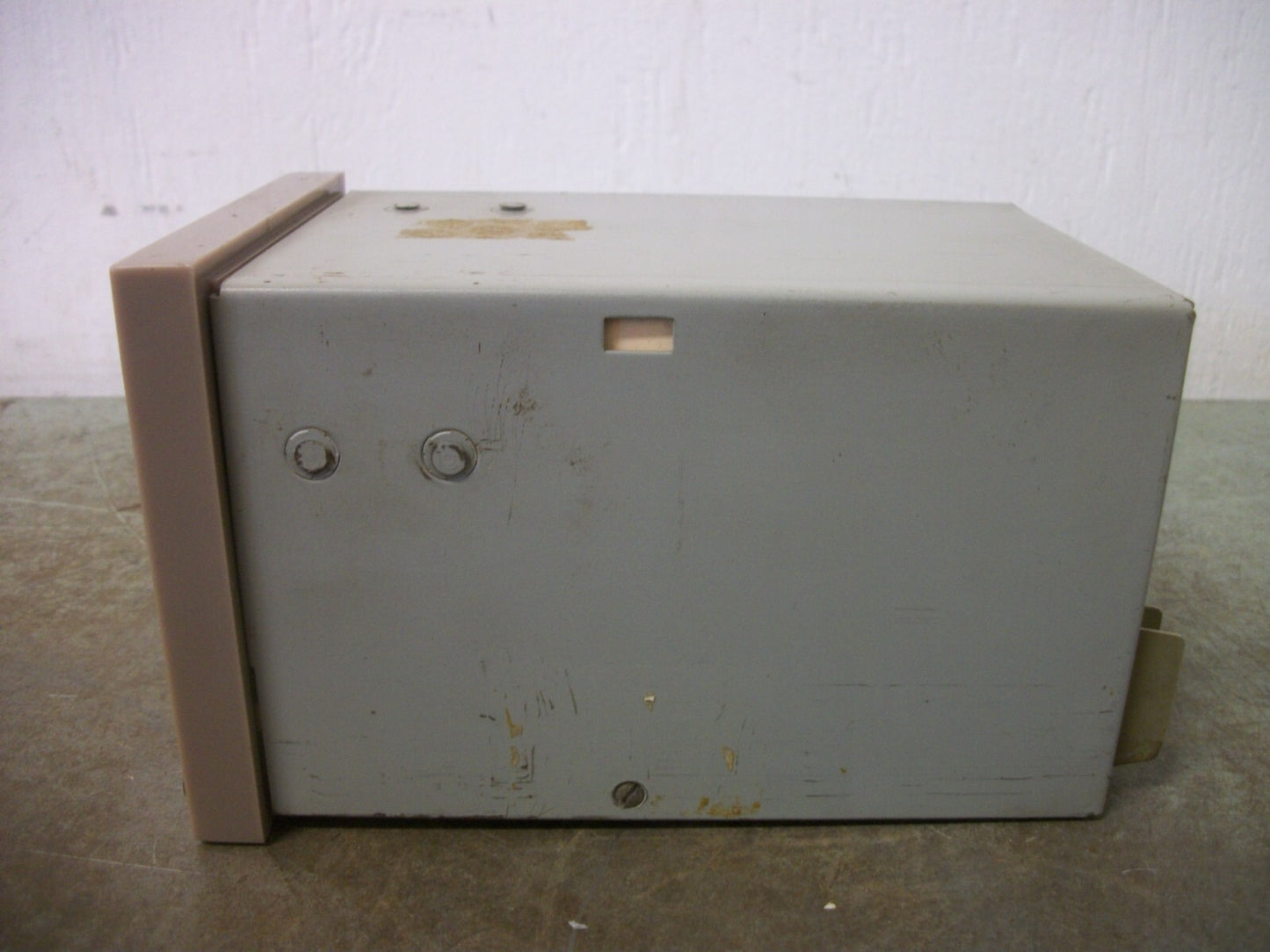 EUROTHERM ANALOG TEMPERATURE CONTROLLER 017/R2/K/32-1600F/115V